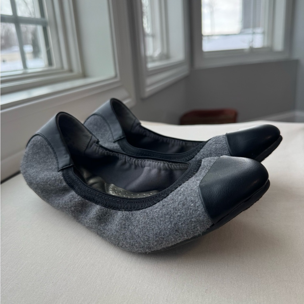 Dexflex Comfort Gray and Black Women's Loafers